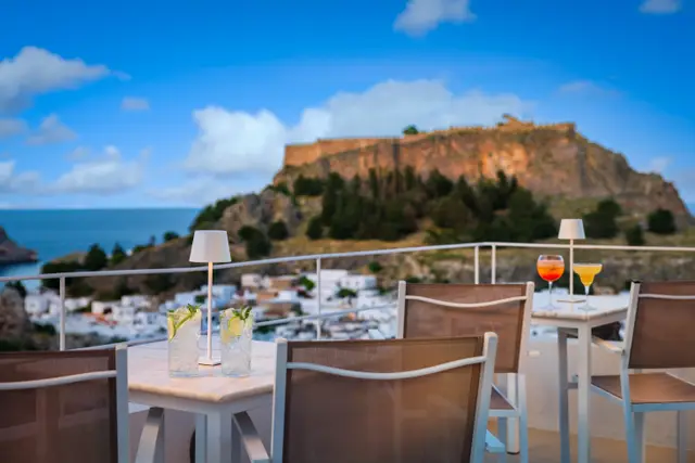 Sky Bar & Πρωινό