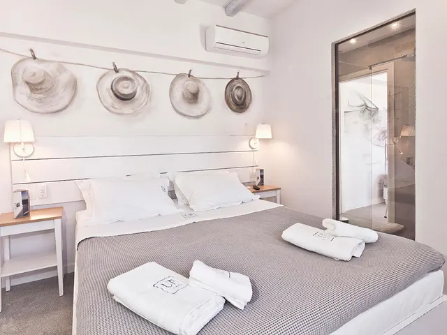 Honeymoon Suite