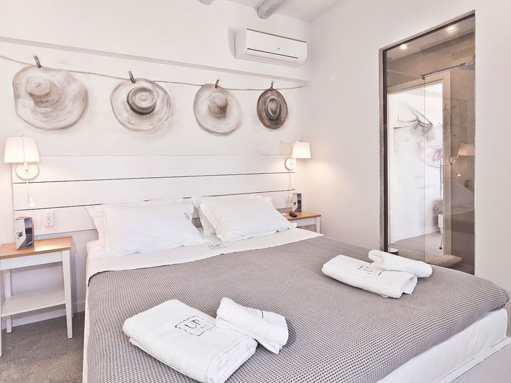 Honeymoon Suite